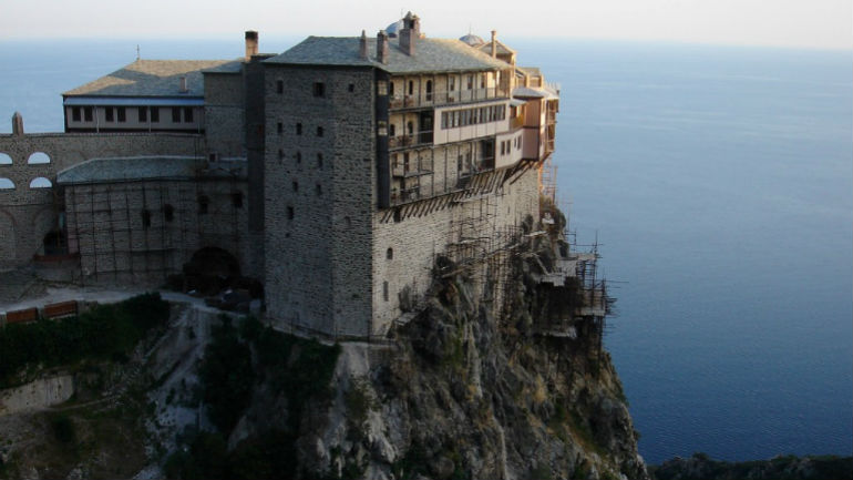 Αερομεταφορά δύο ασθενών από το Άγιο Όρος