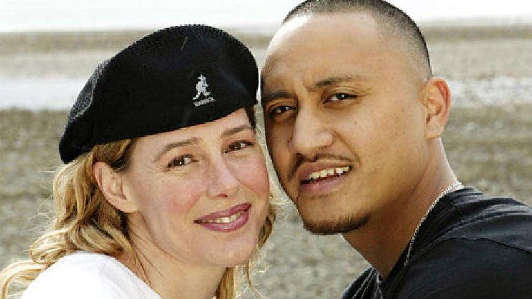 Άνοιξε την καρδιά του ο άνδρας που παντρεύτηκε την καθηγήτρια που τον αποπλάνησε