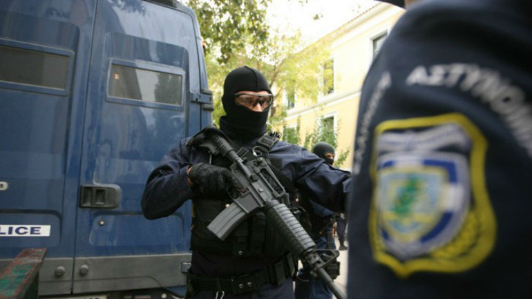 Χανιά: «Φύλλο και φτερό» το σπίτι του καθηγητή με τα πολεμοφόδια