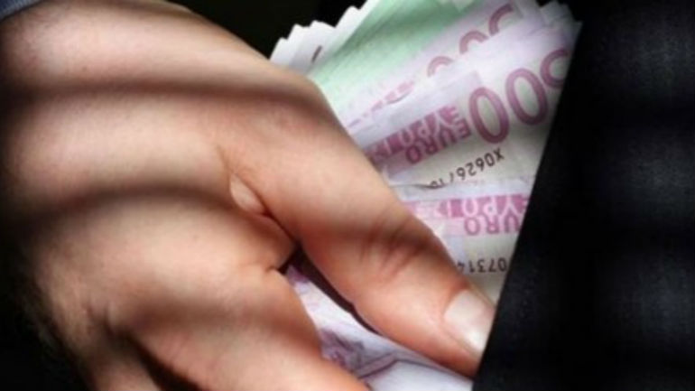 Ηράκλειο: Εξαπατούσαν ανυποψίαστους δημότες με πλαστά ειδοποιητήρια