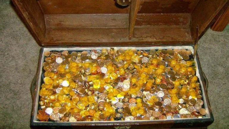 Θεσσαλονίκη: Έκρυβε δύο εκατομμύρια ευρώ σε… τάπερ