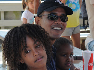 «Γεμίζει μπαταρίες» η οικογένεια Obama