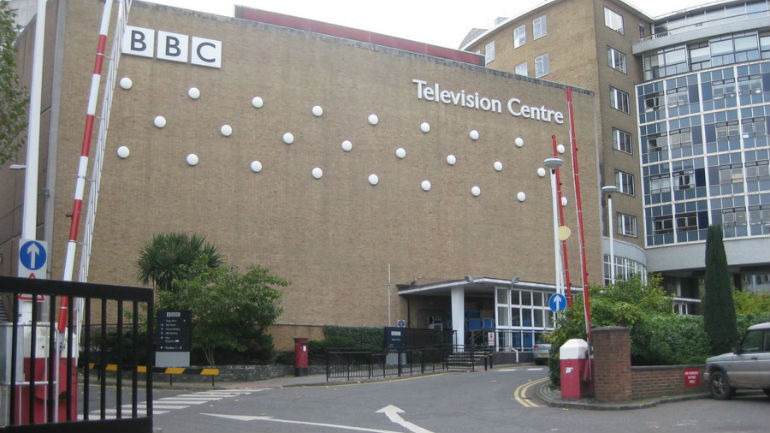 Βρετανία: 29 προσωπικότητες στο πλευρό του BBC