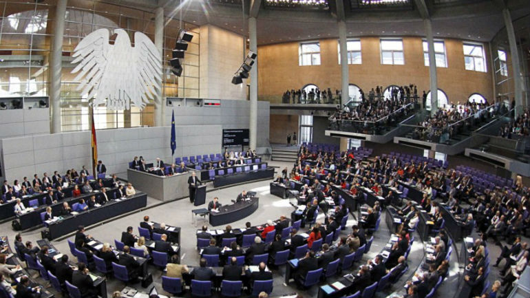 Γερμανία: Κατανοούν την απόφαση Τσίπρα για εκλογές οι κυβερνητικοί εταίροι