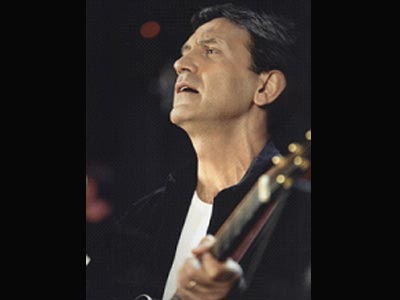 Γιώργος Νταλάρας «Σαν τραγούδι μαγεμένο» – Αναφορά στο ρεμπέτικο SANI FESTIVAL