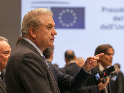 Δ. Αβραμόπουλος: «Αναγκαίος ο συντονισμός για την καταπολέμιση των ξένων μαχητών»