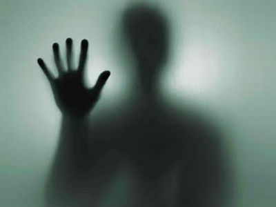 Σοκ: Βίασε 23χρονο με αναπηρία μέσα σε τουαλέτα καφενείου