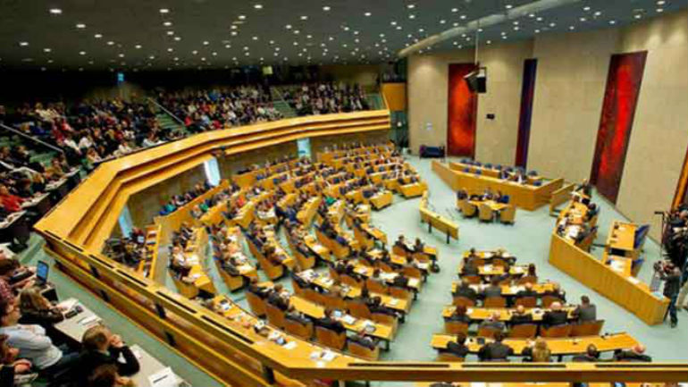 Ολλανδία: Την Τετάρτη ψηφίζεται από τη Βουλή το ελληνικό Μνημόνιο