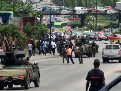 Ακτή Ελεφαντοστού: Στρατιώτες διαδηλωτές κατέλαβαν τη δημόσια τηλεόραση