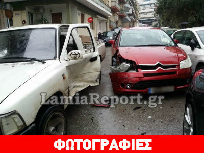 Λαμία: Τράκαραν και έπεσαν σε παρκαρισμένο