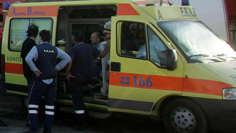 Αχαΐα: Ένας τραυματίας από σύγκρουση αυτοκινήτου με λεωφορείο