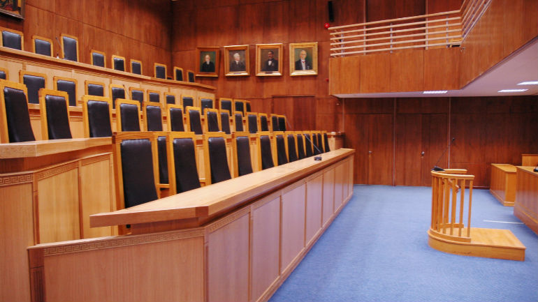 Η κρίση «χτύπησε» και τους δικηγόρους