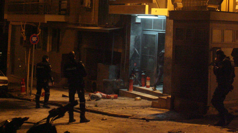 Επίθεση με μολότοφ στο Α.Τ. Δάφνης