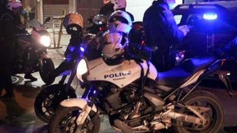 Πάτρα: Νεαροί επιτέθηκαν σε αστυνομικούς που συνέλαβαν κλέφτη