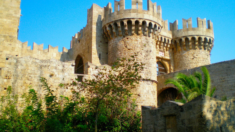 Ρόδος: Καταστηματάρχης εμπόδισε ασθενοφόρο – Πέθανε ο ασθενής