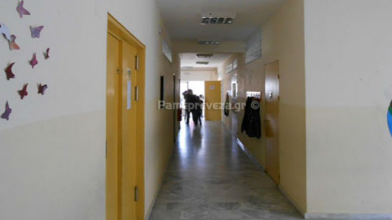 Πρέβεζα: Επιδρομή βανδάλων σε δημοτικό σχολείο
