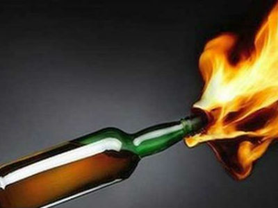 Ανήλικοι έφτιαχναν μολότοφ σε αυλή σχολείου