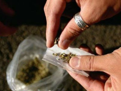 Χαλκίδα: Χειροπέδες σε νεαρό διακινητή