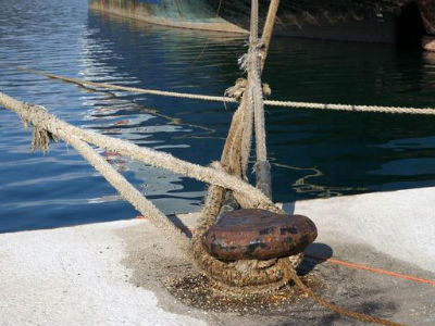 Δεμένα τα πλοία στα λιμάνια