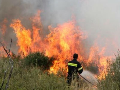 Σε ύφεση οι πυρκαγιές σε Ηράκλειο και Ρέθυμνο