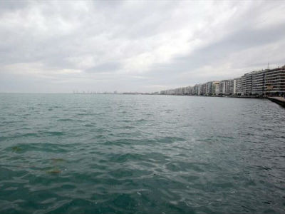 Πτώμα άνδρα βρέθηκε στον Θερμαϊκό