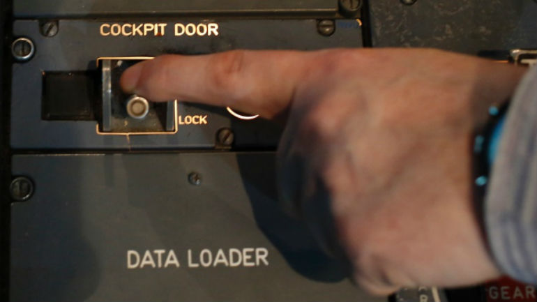 Το μοιραίο κουμπί που ασφάλισε την πόρτα του πιλοτηρίου 