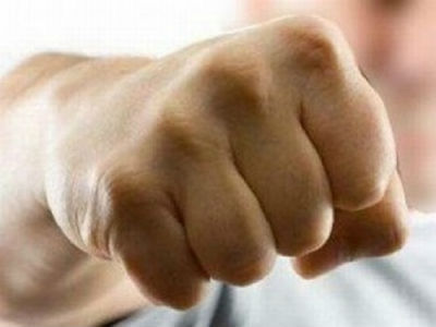 Καταδικάστηκε ο τουρίστας που γρονθοκόπησε ξεναγό