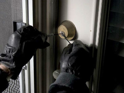 Ορεστιάδα: Χειροπέδες σε… διαρρήκτη καριέρας