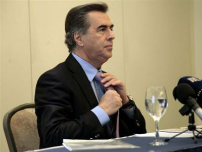 Β. Παπαγεωργόπουλος: «Σφίγγω τα δόντια. Στέκομαι όρθιος»