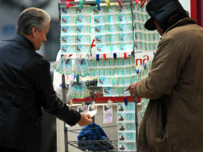 Αγρίνιο: Έκλεψαν λαχεία και «σκρατς» αξίας 2.500 ευρώ