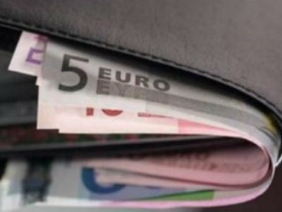 Έβαλε χέρι σε… φουσκωμένο πορτοφόλι