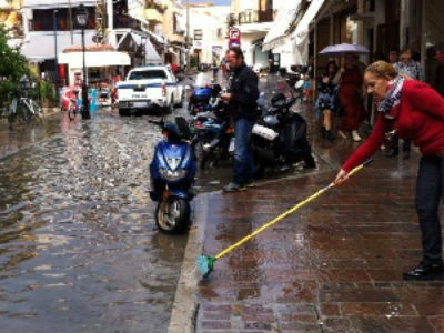 Ρέθυμνο: Πλημμύρισε η παλιά Πόλη