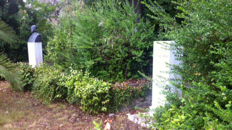 Αγρίνιο: Αφαιρούν προτομές από πάρκο μετά από κρούσματα κλοπής