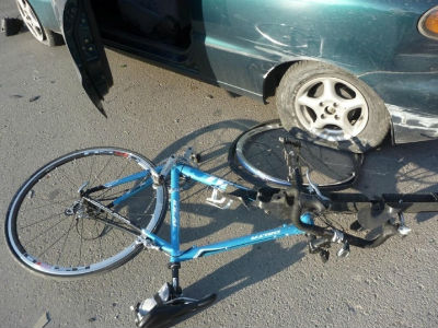 Πύργος: Αυτοκίνητο παρέσυρε ανήλικο ποδηλάτη