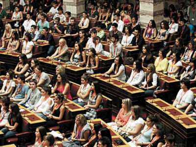 Έφηβοι Βουλευτές: «Αναλάβετε την ευθύνη σας κύριε Παπούλια»