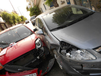 Στο εδώλιο για μεγάλη κομπίνα με εικονικά τροχαία