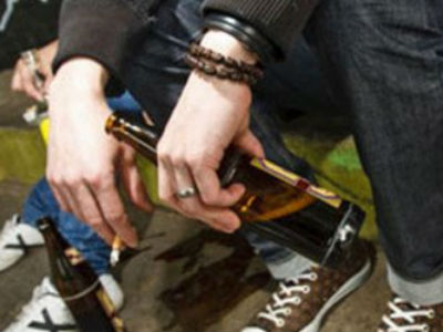 Ρέθυμνο: Στο νοσοκομείο 16χρονος από υπερβολική κατανάλωση αλκοόλ