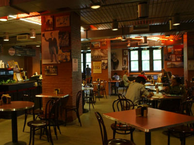 Επιτέθηκαν σε ιδιοκτήτη καφετέριας στο Ηράκλειο Αττικής