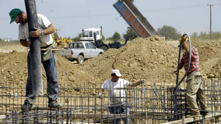 Ηράκλειο: Οικοδόμος σε κατάσταση αμόκ τραυμάτισε δύο συναδέλφους του