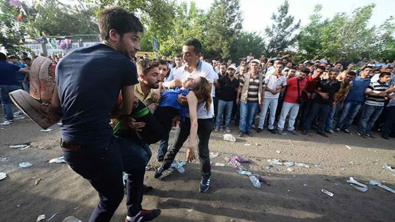 Τουρκία: Δύο νεκροί και περισσότεροι από 100 τραυματίες από εκρήξεις σε προεκλογική συγκέντρωση