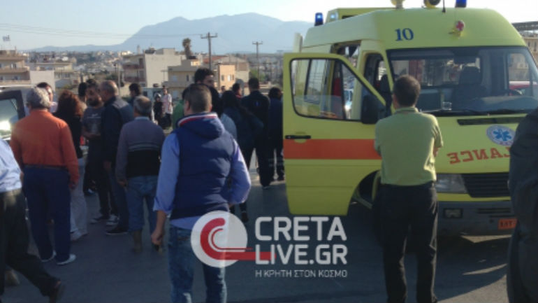 Ηράκλειο: Νεαρή κοπέλα τραυματίστηκε σοβαρά σε τροχαίο