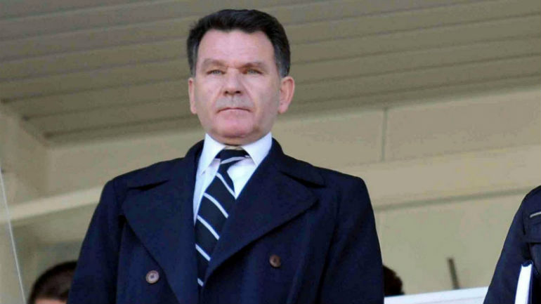 Κόρινθος: Πάρκαρε σε πεζόδρομο ο Κούγιας – Του πήραν τις πινακίδες