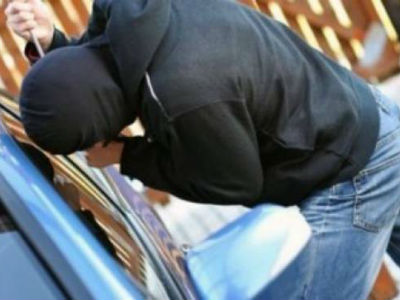 Ναύπλιο: Χειροπέδες για κλοπή αυτοκινήτου και κατοχή ναρκωτικών