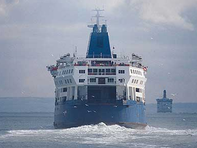 Με απεργίες τον Αύγουστο «απειλoύν» οι ναυτικοί