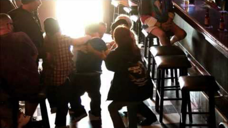 Κρήτη: «Ομερτά» για το ποτήρι που τύφλωσε τον 27χρονο σε μπαρ