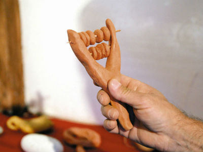 Η αγάπη του για τα αρχαία έφερε… χειροπέδες