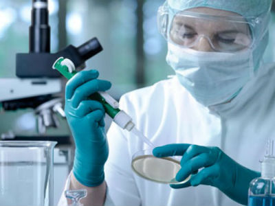 Ο Καναδάς στέλνει πειραματικό εμβόλιο για τον Έμπολα στον ΠΟΥ