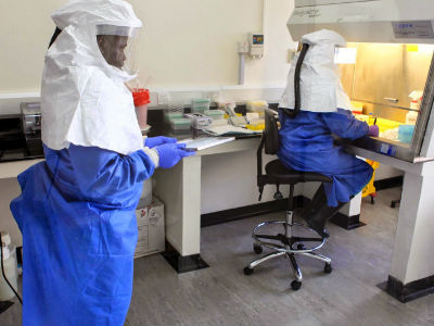 Κρήτη: «Παιχνίδια» με τον Έμπολα