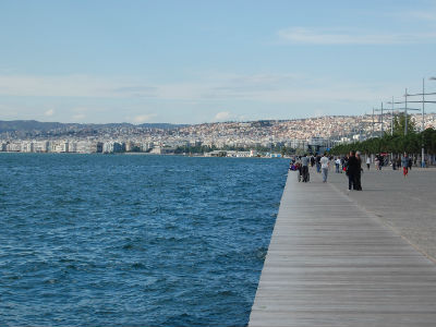 «Σκανδαλώδης απόφαση για την παραλιακή της Θεσσαλονίκης λίγο πριν τις εκλογές»