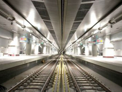 Το Μετρό «έμεινε» στα μισά της διαδρομής – Γύρισαν με τα πόδια στον σταθμό